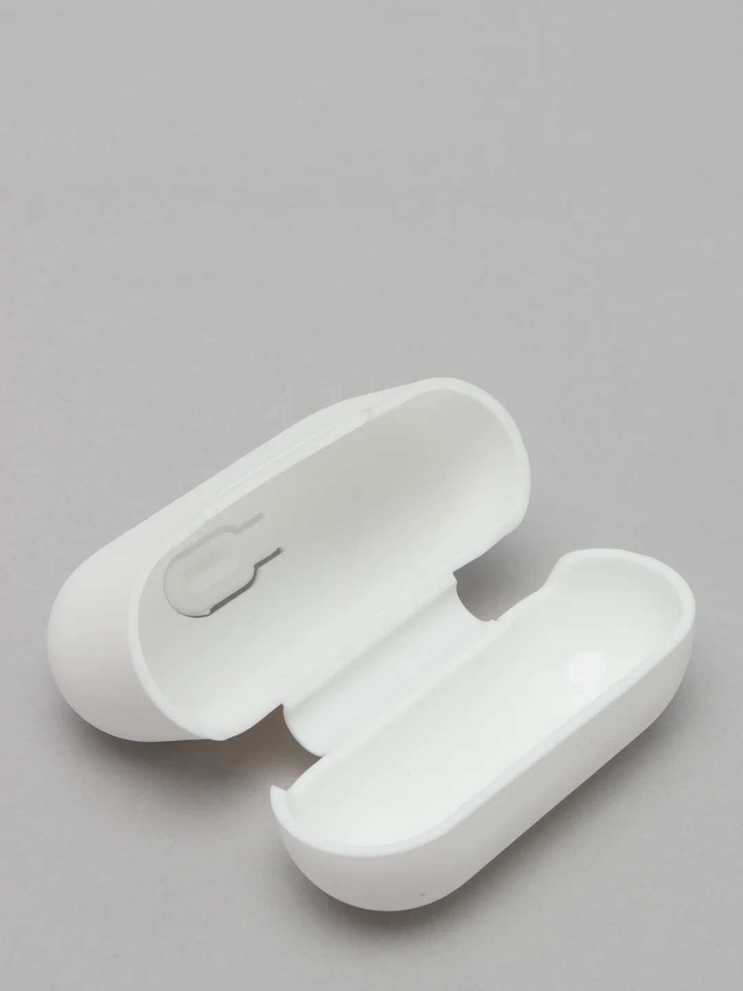 Белый силиконовый чехол для наушников AirPods Pro