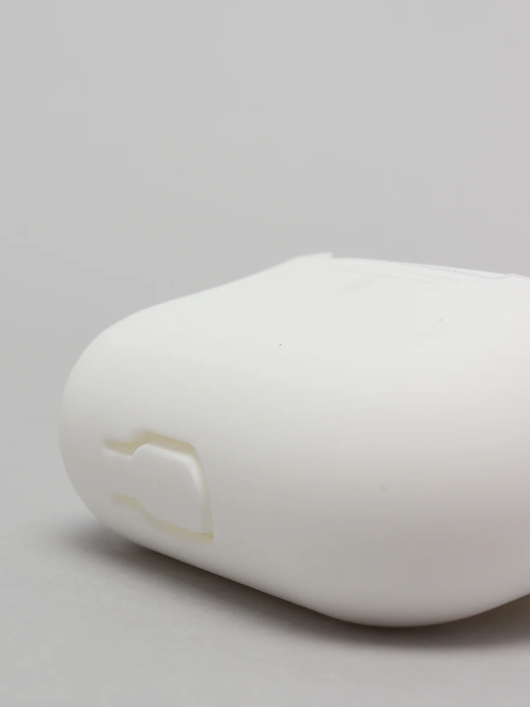 Белый силиконовый чехол для наушников AirPods Pro