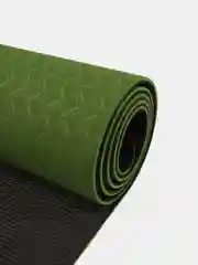 Зеленый коврик для йоги и фитнеса