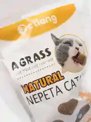 Лакомство для кошек "Шарик с кошачьей мятой"