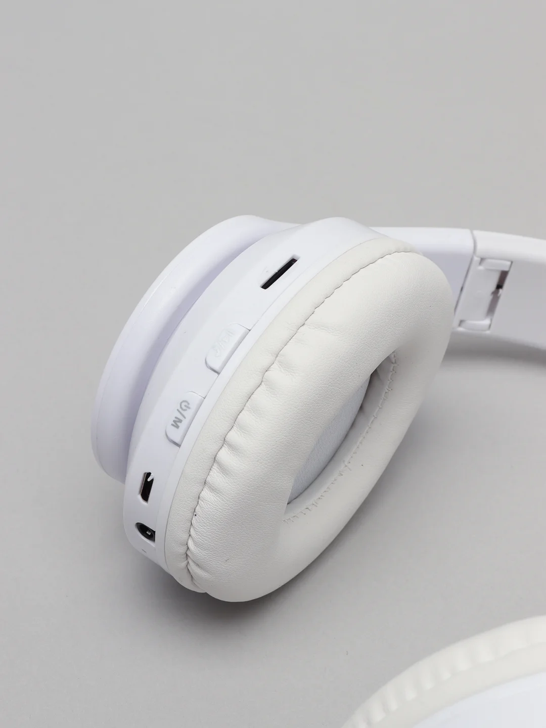 Белый беспроводные Bluetooth-наушники B39