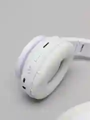 Белый беспроводные Bluetooth-наушники B39