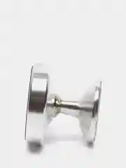 Серебряный магнитный держатель для телефона в машину