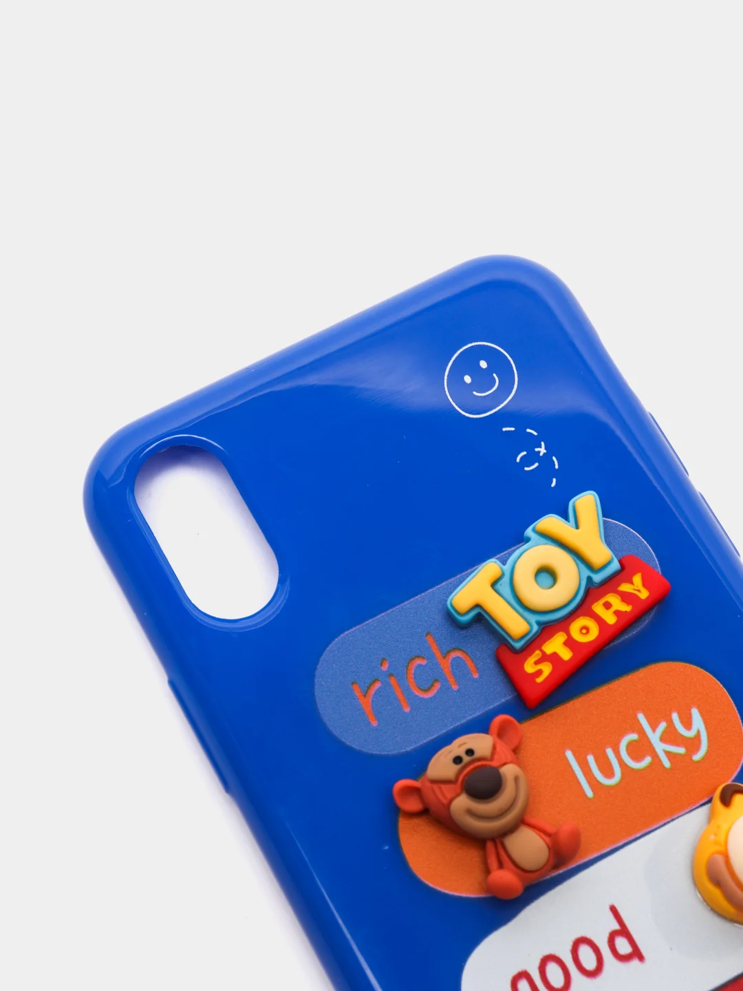Синий чехол на iPhone