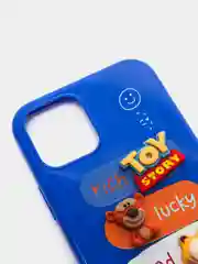 Синий чехол на iPhone