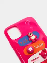 Розовый чехол на iPhone