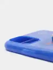 Синий чехол на iPhone