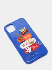 Синий чехол на iPhone