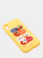 Желтый чехол на iPhone