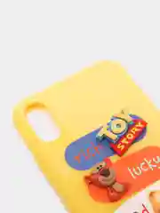 Желтый чехол на iPhone