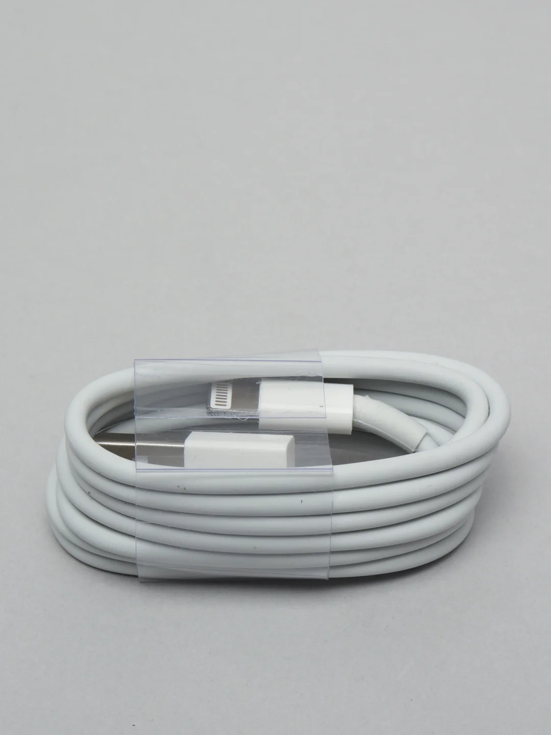 Белый кабель для зарядки устройств Apple iPhone iPad Lightning, 1 м