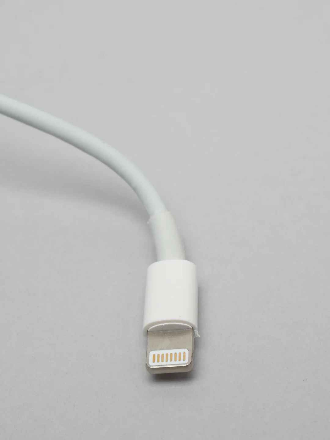 Белый кабель для зарядки устройств Apple iPhone iPad Lightning, 1 м