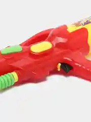 Красный водный пистолет