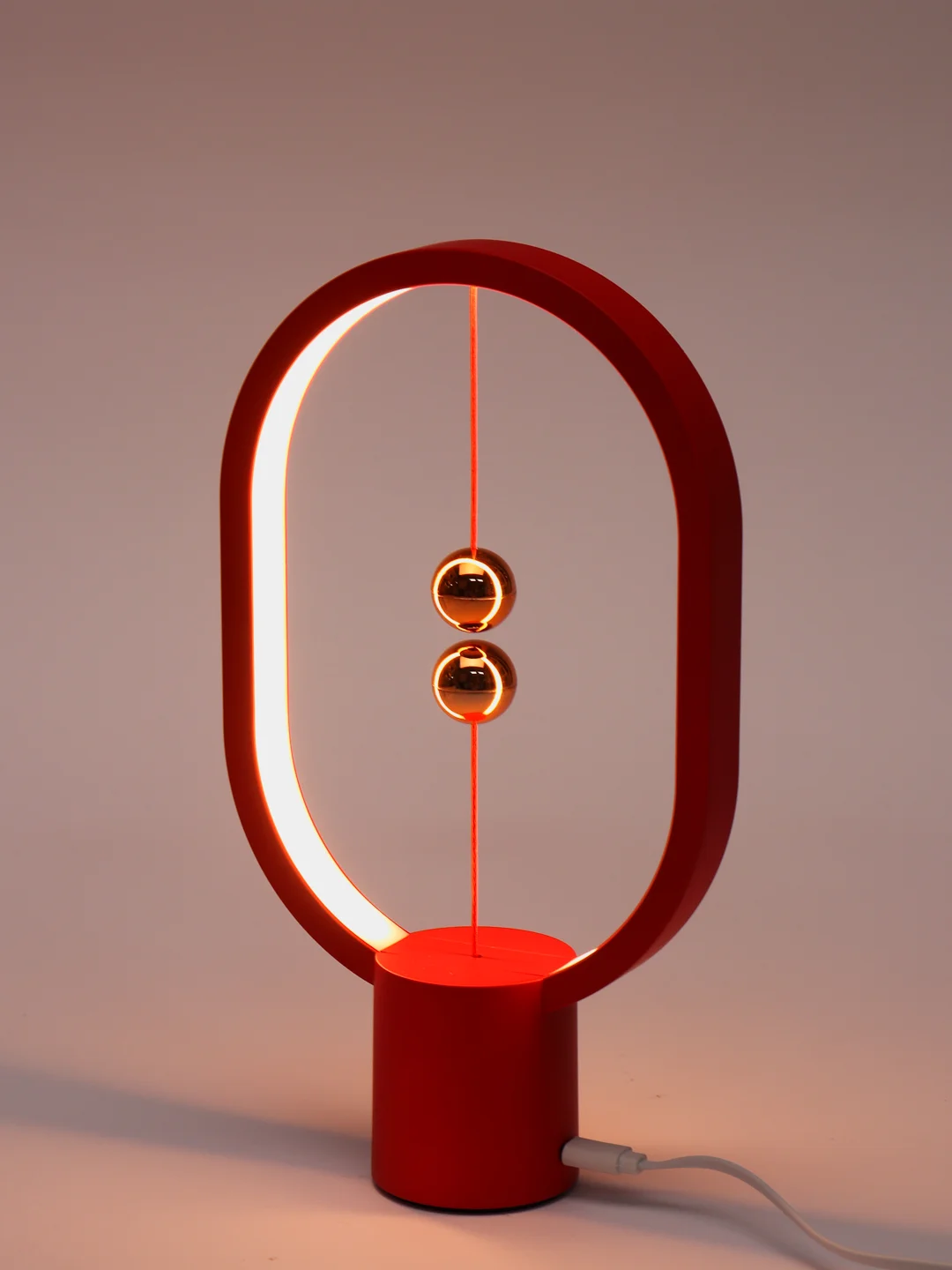 Красный настольный светильник с магнитами Levitation Lamp
