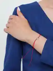 Серый металлик браслет "Красная нить желаний"