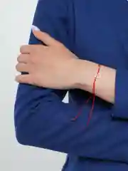 Серый металлик браслет "Красная нить желаний"