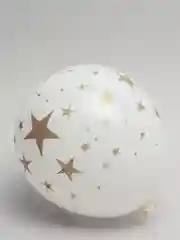Белый воздушный шар "Звезды золотые", 1 шт, Размер: 12"/30 см
