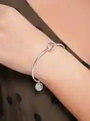 Браслет с буквой