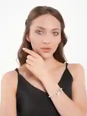 Браслет на руку с подвеской