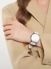 Белый женские кварцевые наручные часы