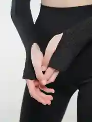 Черный спортивный костюм для фитеса и йоги женский
