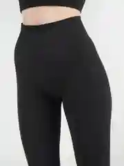 Черный спортивный костюм для фитеса и йоги женский