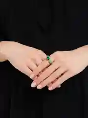 Зеленый кольцо женское из эпоксидной смолы с камнем