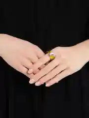 Зеленый кольцо женское из эпоксидной смолы с камнем
