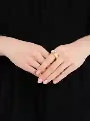 Желтый кольцо женское из эпоксидной смолы с камнем