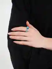 Голубой кольцо женское из эпоксидной смолы с камнем