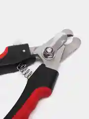 Красный когтерезка для животных