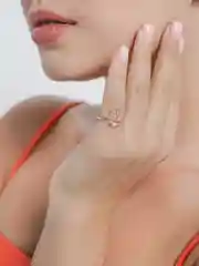 Розовый женское кольцо с лисой