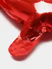 Золотой воздушный новогодний шар с надписью Love