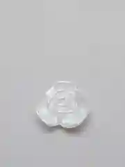 Белый полубусины фигурные Роза
