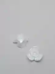 Белый полубусины фигурные Роза