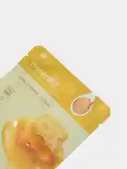 Желтый тканевая маска для лица