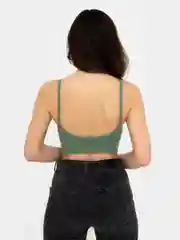 Зеленый топ женский