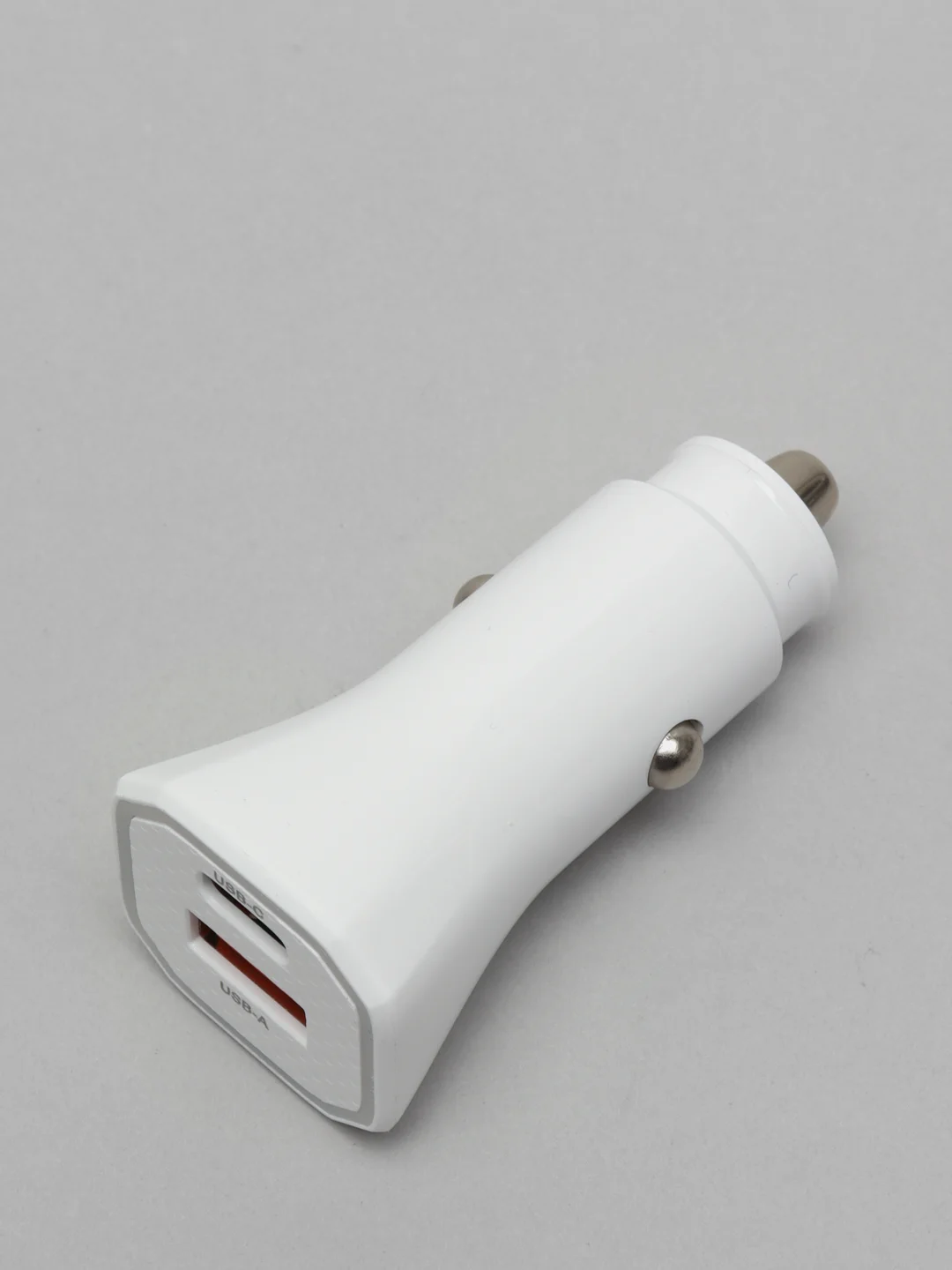 Белый автомобильное зарядное устройство, USB Type-C