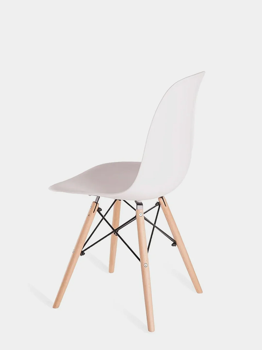 Белый стул дизайнерский Eames