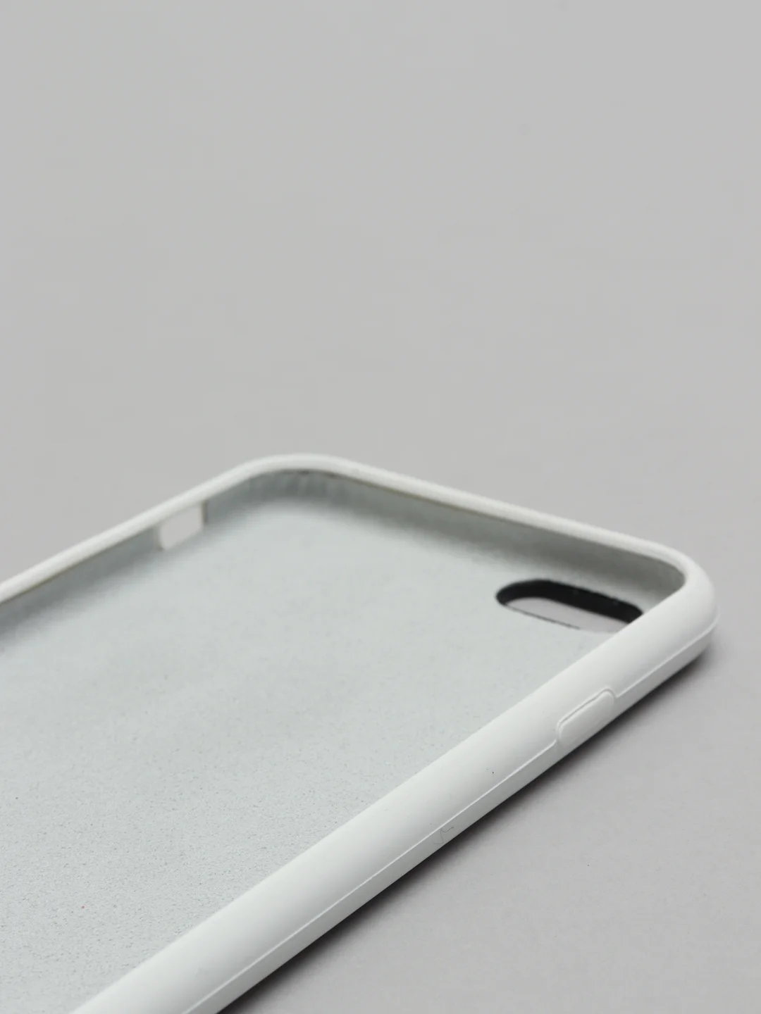 Белый cиликоновый кейс для iPhone 6, 6s, низ закрыт