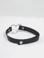 Красный чокер кожаный с металлическим сердечком, чокер с котиком дьяволом для БДСМ