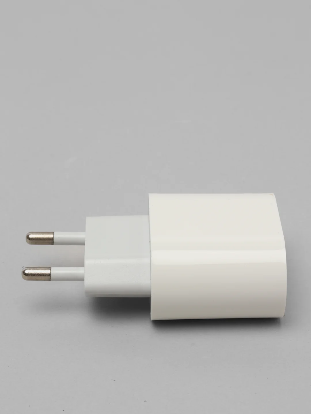Зарядное устройство адаптер для Apple с Type-C с быстрой зарядкой 20W