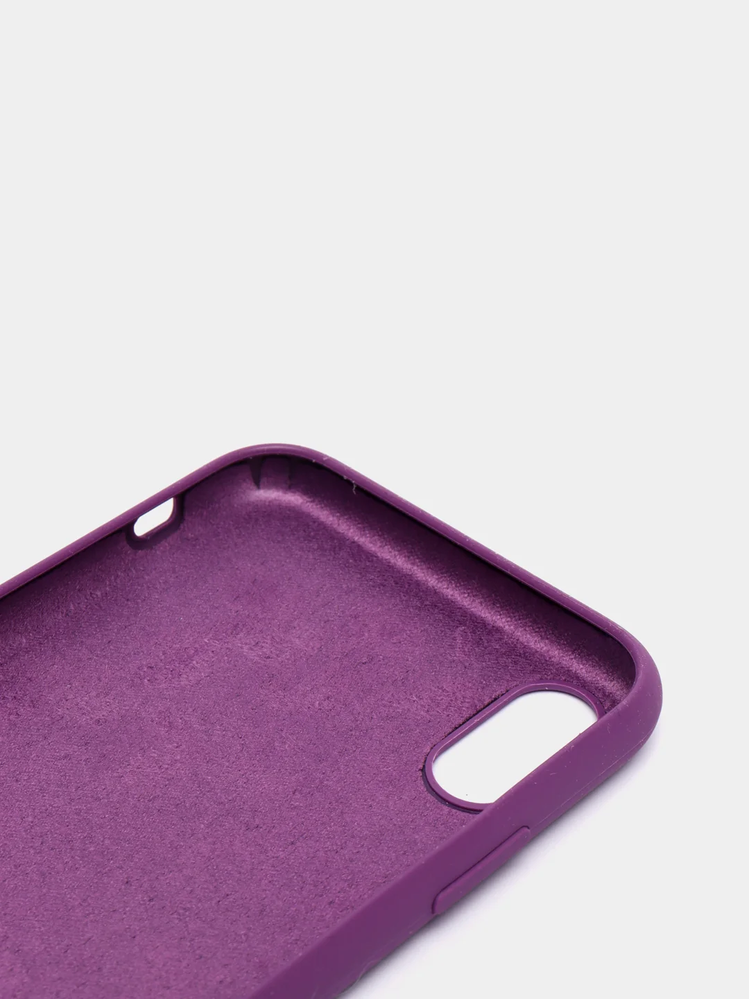 Пурпурный чехол силиконовый на iPhone XR (айфон)