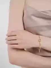 Браслет с буквой