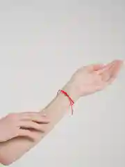 Золотистый хаки браслет с красной  нитью