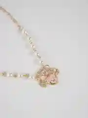 Розовый браслет с жемчугом с сердцем