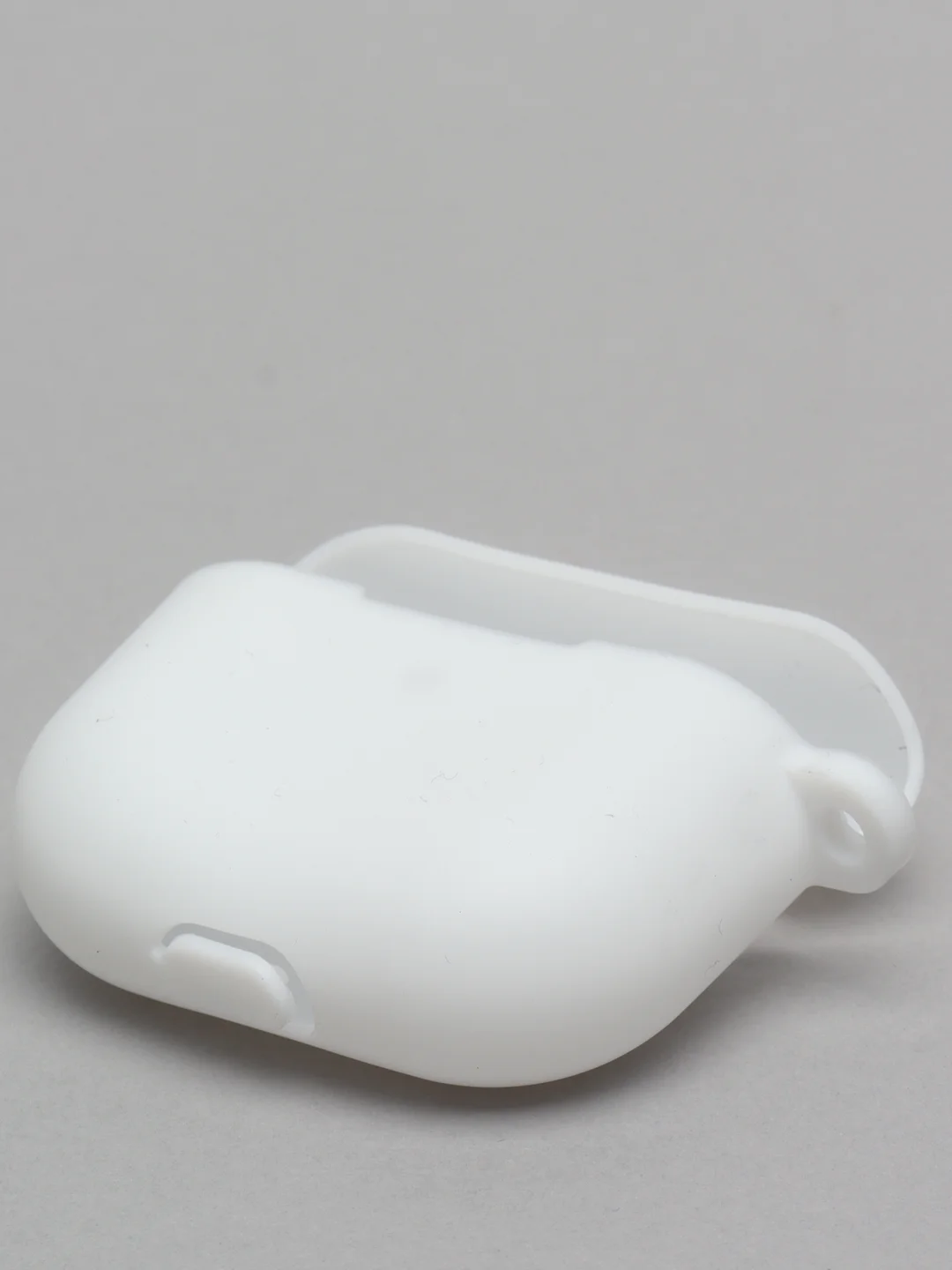 Белый силиконовый чехол для наушников Apple Airpods 3, с карабином
