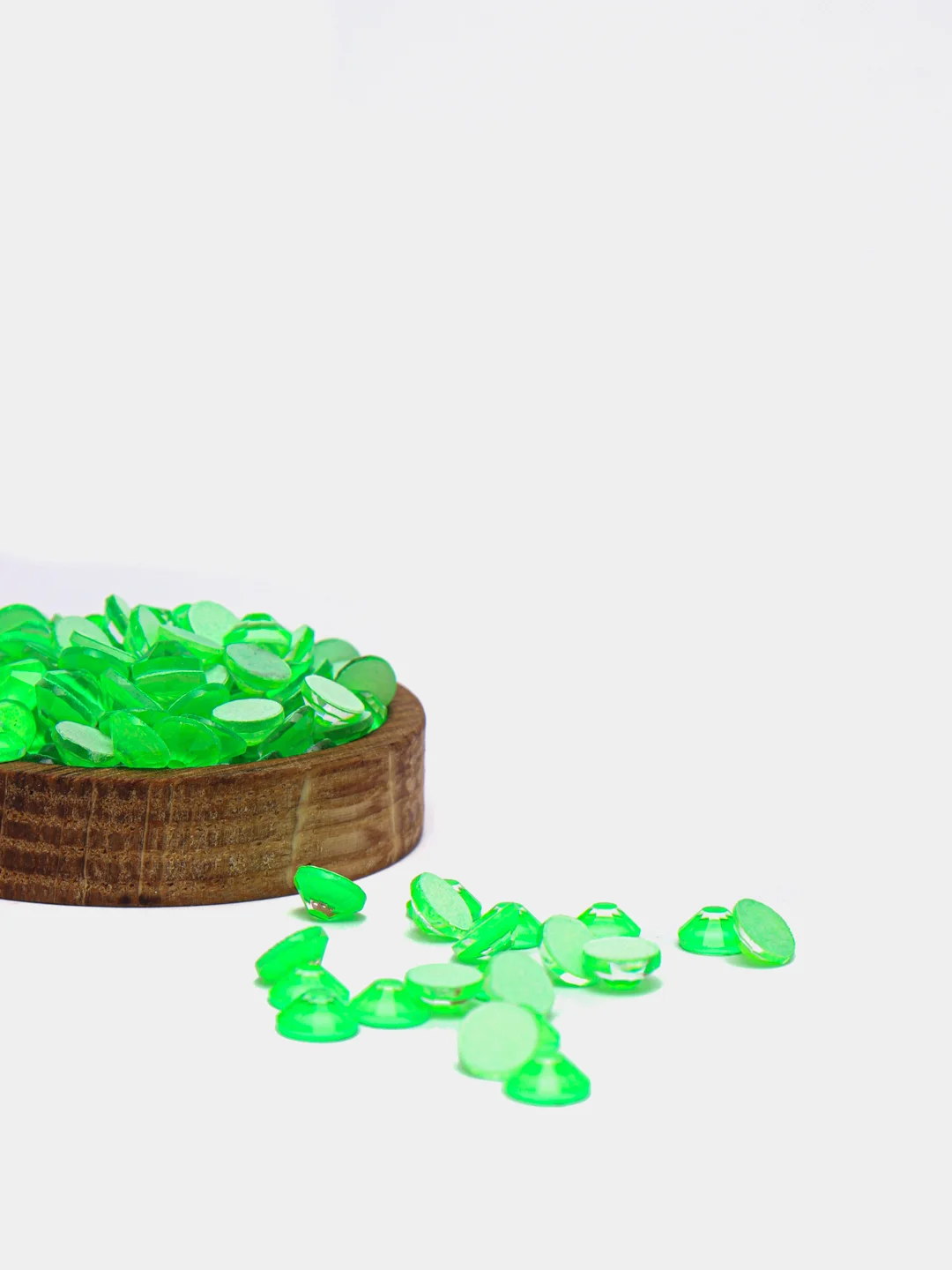 Неоновые стразы зеленые, холодной фиксации, Neon green, стекло, размеры ss12 - ss30