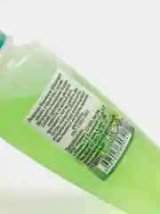Зеленый средство Versana для снятия лака без ацетона
