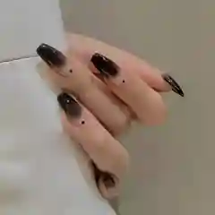 Черный накладные ногти с дизайном